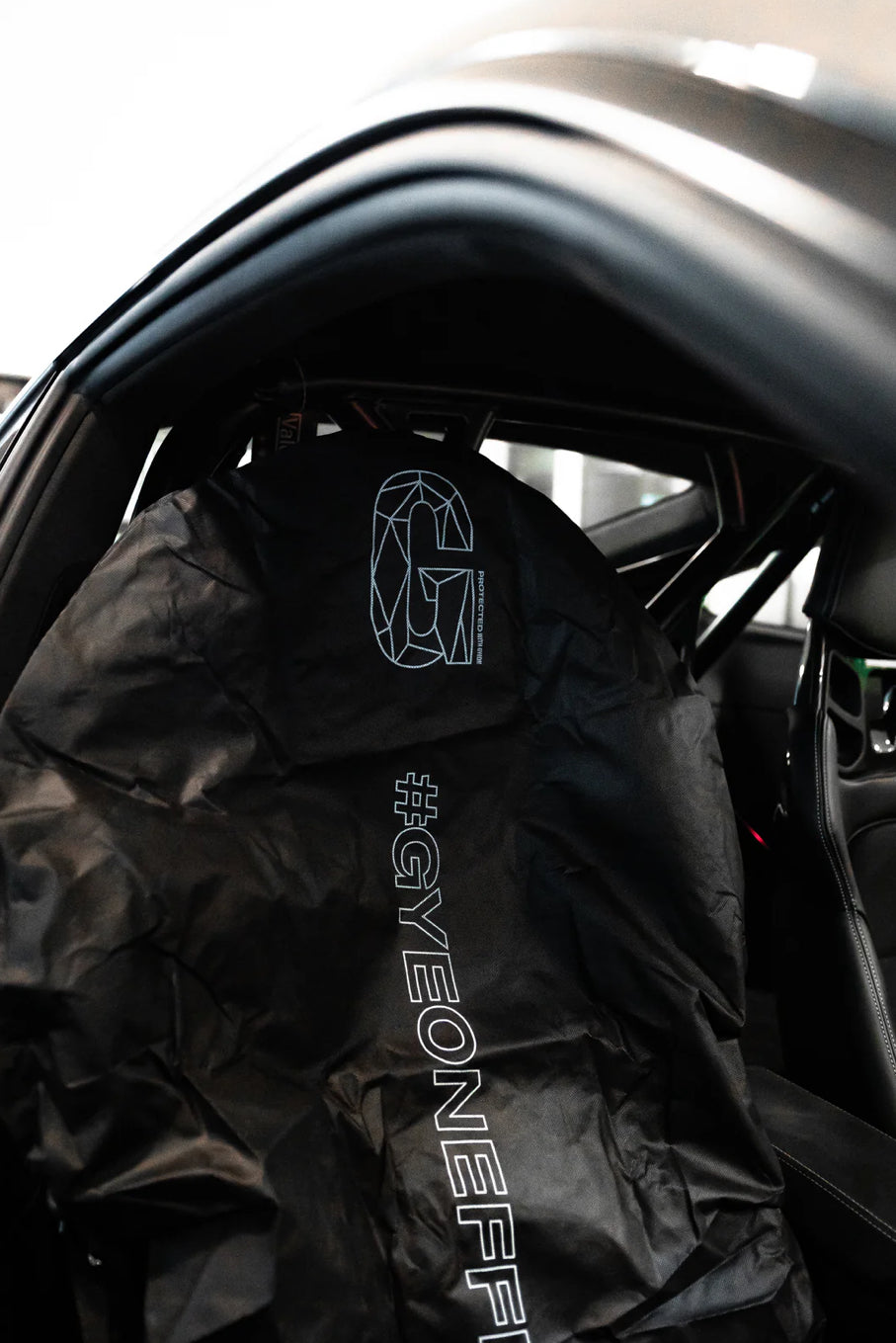 GYEON Q²M Seat Cover